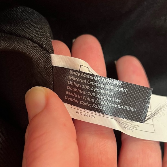 Kenneth Cole Reaction Shoulder Tote - Picture 10 of 11